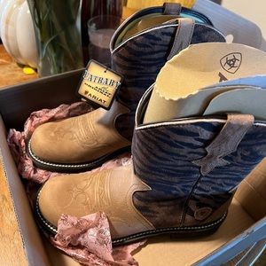 Ariat women’s boots new never worn
